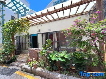 Rive Gauche Hostel