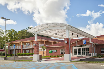 Holiday Inn Express Building 6007