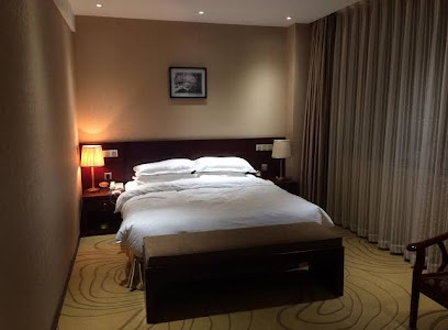 君颐润华酒店（南门）