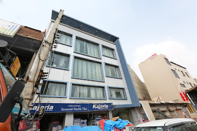 OYO Flagship 13672 Hotel Dhruv