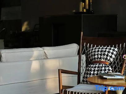 Liujian Qingshe Hotel