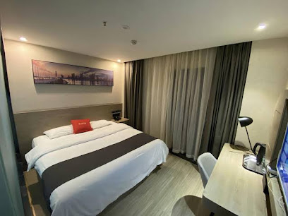 U Plus Hotel