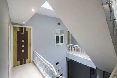 Capital O by OYO Crown Inn Near Appu Ghar