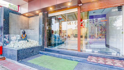 FabHotel V Square - Hotel in Bhimrao Ambedkar University, Lucknow