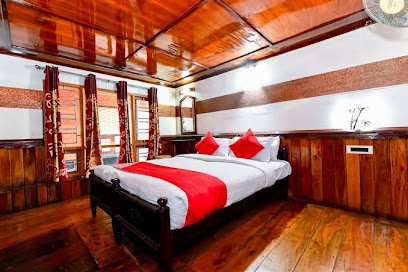 OYO 24146 Houseboat Anugraha 6bhk