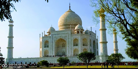 Ash YOGA Hotel with view of taj mahal