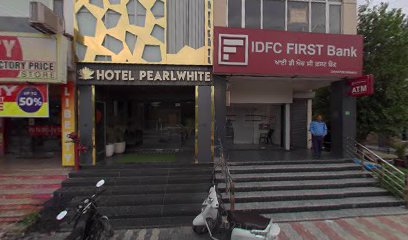 Hotel Pearl White