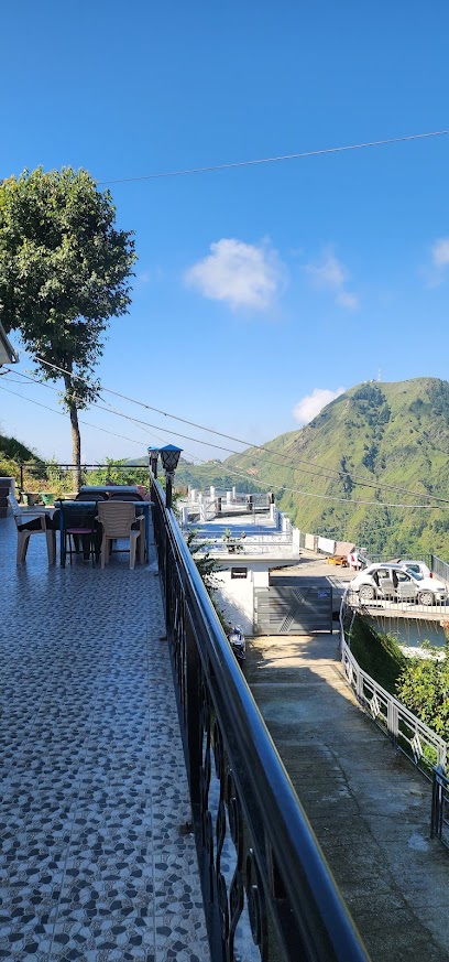 Monal Cafe and Homestay