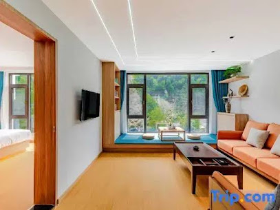 Huangshan Jianshui Resident Summer