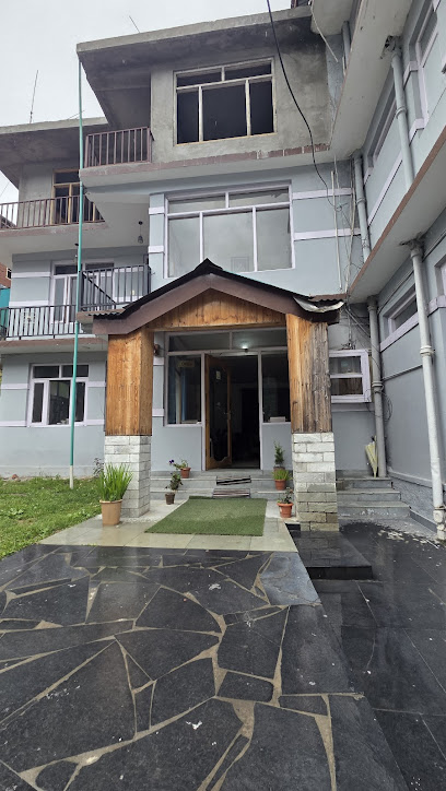 Hotel Alpine manali