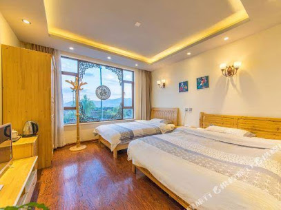 Lijiang cloud color · July time Inn