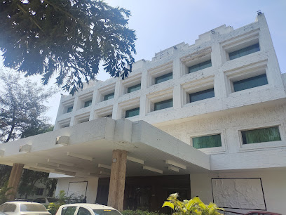 Abu Sarovar Portico
