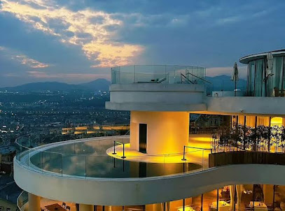 Moon Mooring Mid-Mountain Hotel