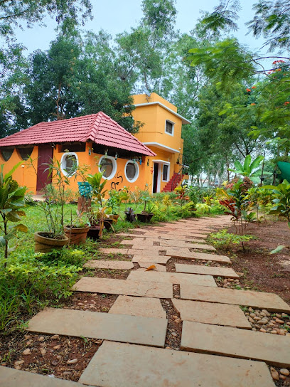 Paradise Vana Vilasa Homestay Swimming pool