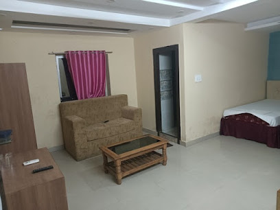 Capital O 81983 Royal International