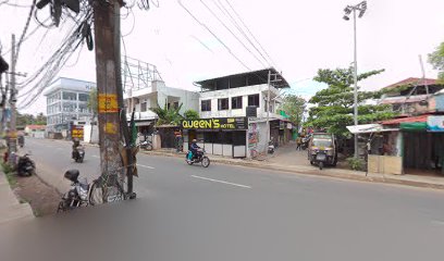 QUEEN'S HOTEL