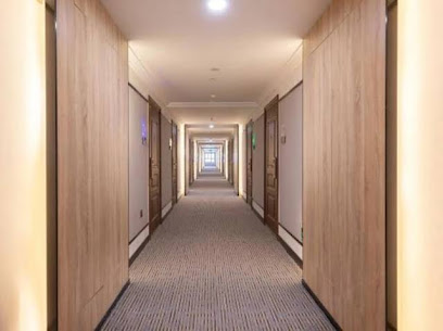 5 business hotel