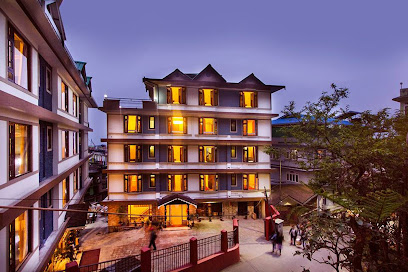 Muscatel Grand Silkroute - 300 Mts from MG Marg