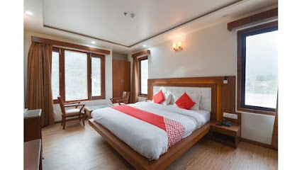 OYO 65400 Hotel Ashivan Basera