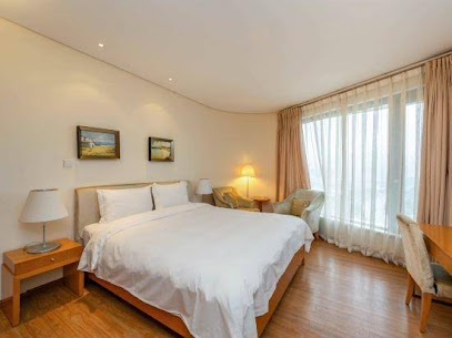 Fuxian Lake Cloud Villas Resort Hotel