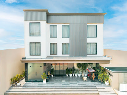 Elinor Hotel
