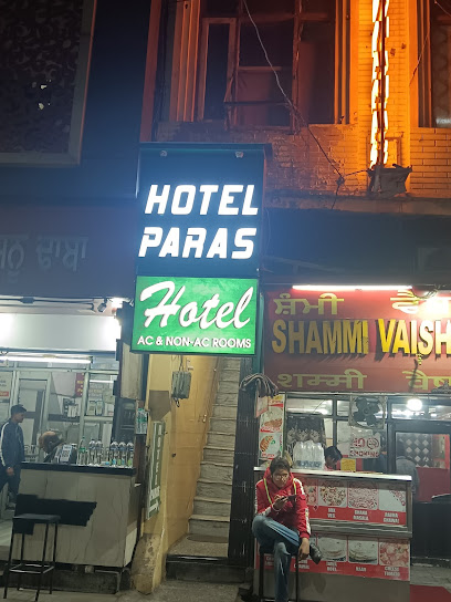Hotel Paras