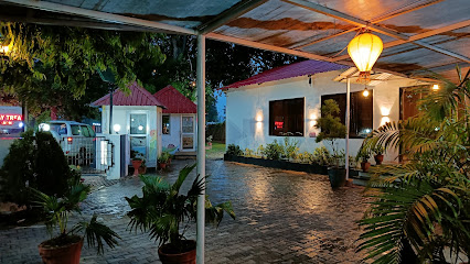 Highway Treat Nowgaon, Cafeteria