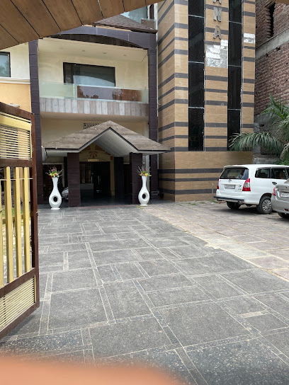 OYO 24096 Hotel Janak