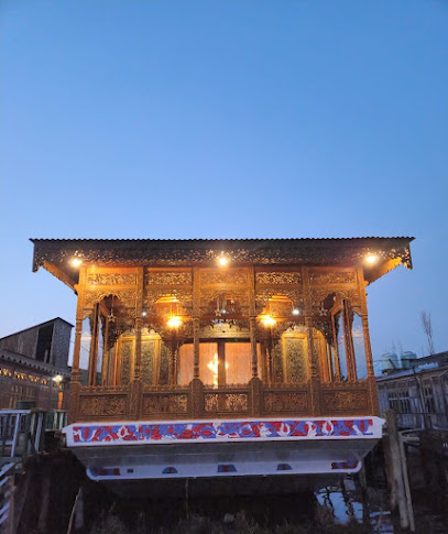 Houseboat Young Alzira