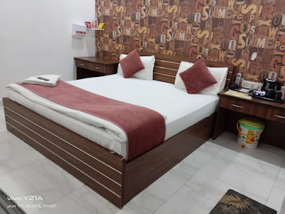 Shalimar Palace - Hotels in Raebareli