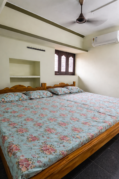 AHOBILAM NARASIMHA MAHITH KESARI NANDHAN AC ROOM'S AND HOME STAY