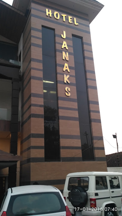 OYO 24096 Hotel Janak