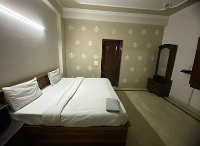 Hotel Anuradha Palace