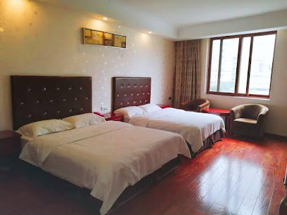 Three-person Hotel