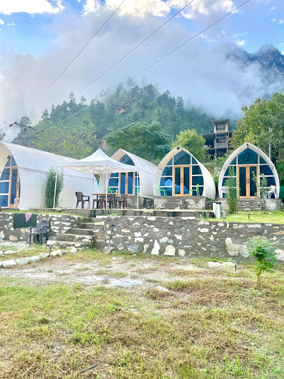 Vintage Vista Camps