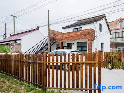 Zhuxia Hostel