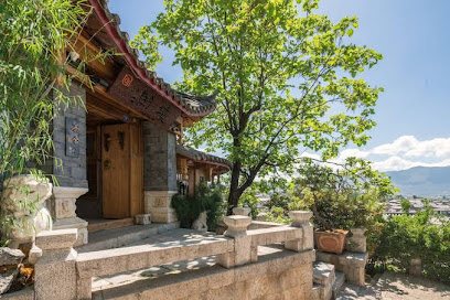 Lijiang Runjing Scenic Hotel