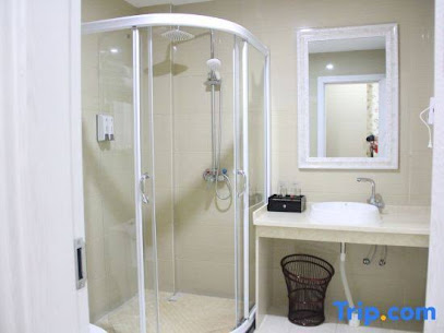 Lingyuan Longting Express Hotel