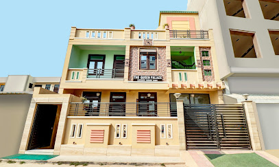 Queen Palace - Hotel in Taj Nagari Station