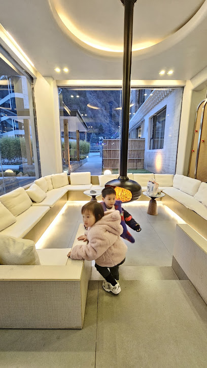 Bipenggou Qinghe Ruijin Private Tang Hot Spring Hotel