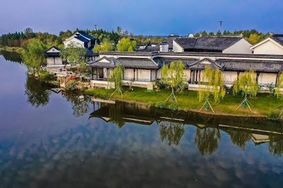 Yihe lake shore Hotspring