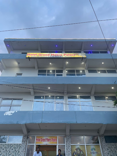HOTEL MEERA PALACE