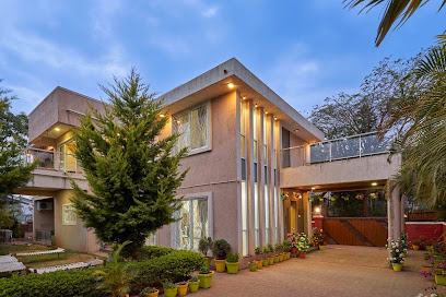 StayVista at Tableland | Luxury Villa with Private Pool in Panchgani