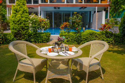 Wildlife Stays by Corbett Treff