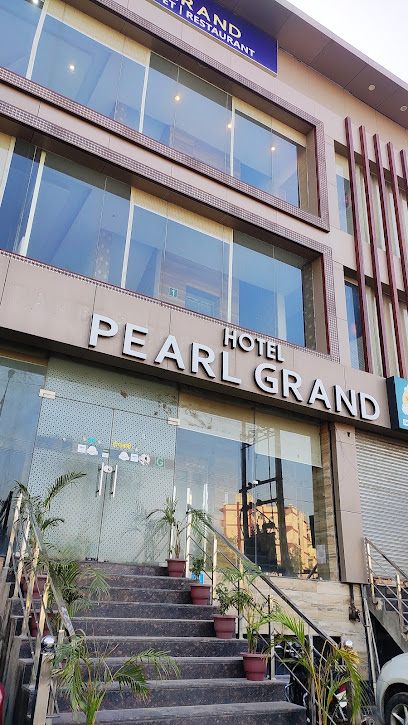 OYO 9049 Pearl Grand