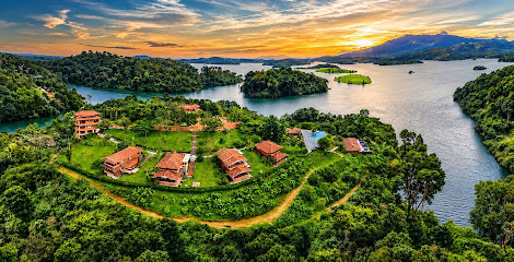 Contour Island Resort and Spa