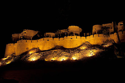 Hotel Chillay Palace