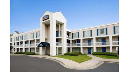 Travelodge by Wyndham Lansing IL