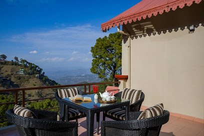 Alaya Stays by ELIVAAS Sukhmani - Luxury Villa in Kasauli | 5 BHK Hilltop Cottage