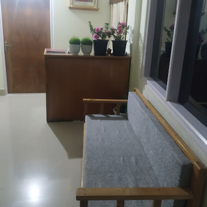 OYO 90863 Hotel Woiser